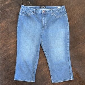 Riders by Lee Blue Mid Rise Capri